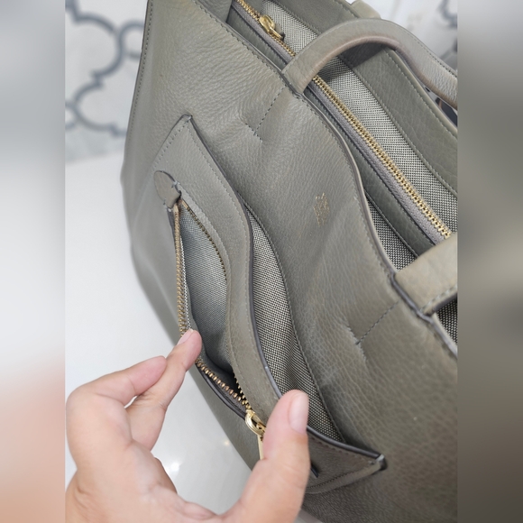 022. Vince Camuto Gray/Green Elvan Tote - Picture 4 of 12